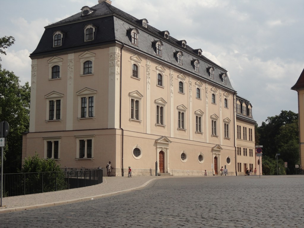 GLAM Blog Club:&nbsp;Happiness