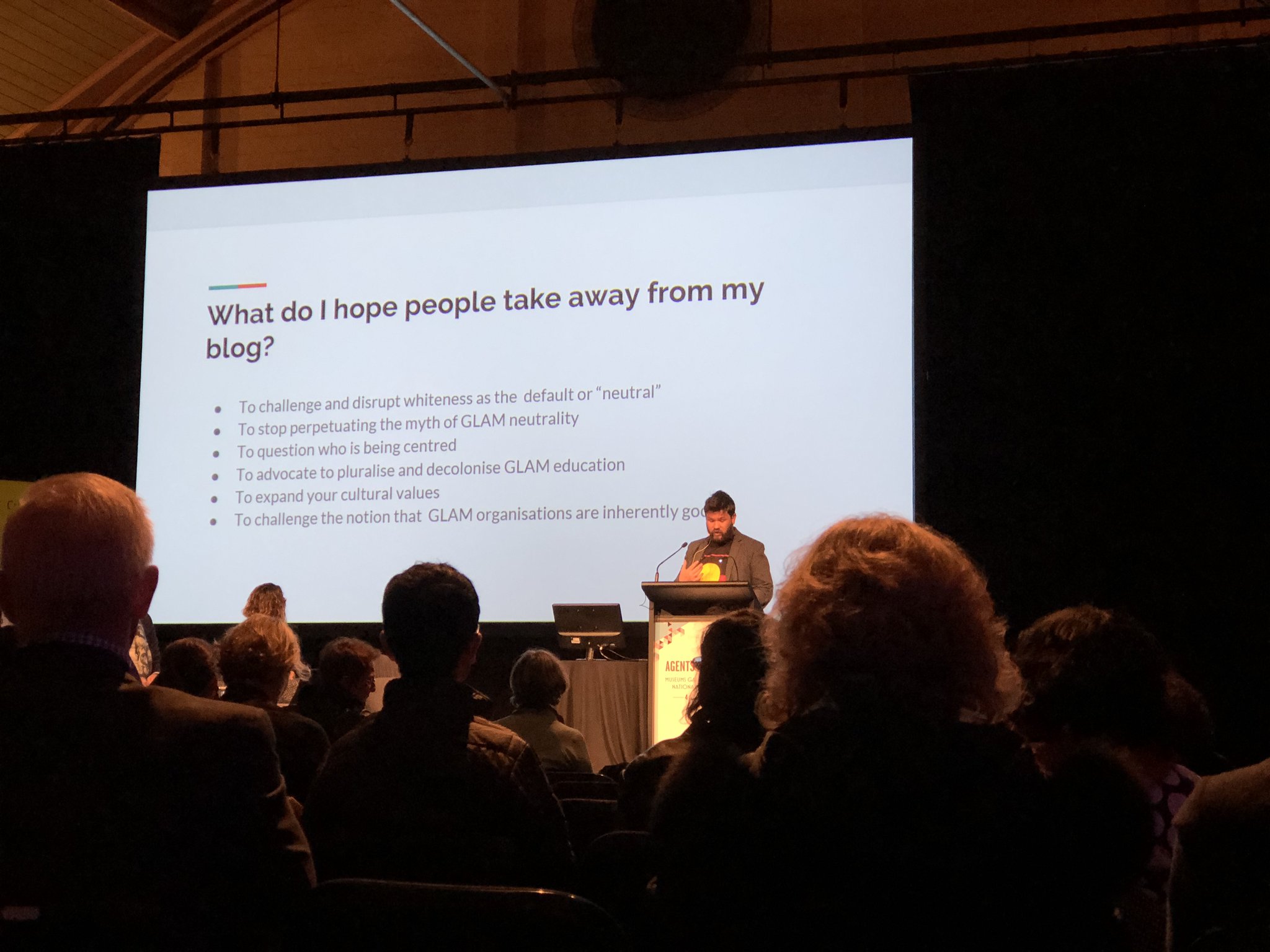 De-fnIBV4AAvPLW.jpg large